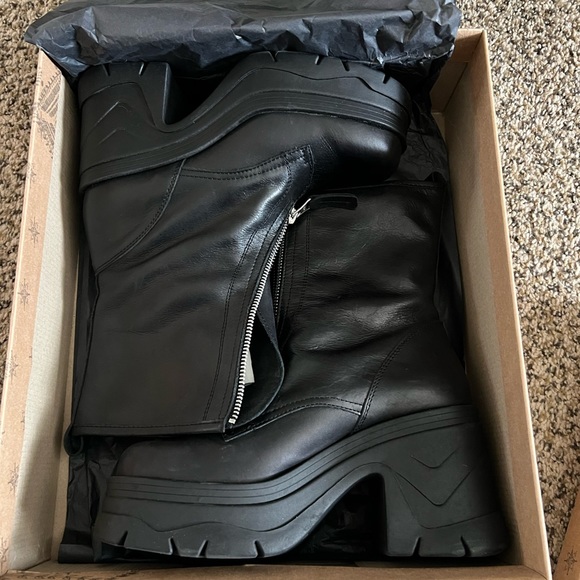 New in box! Free People Myles zip platform block heel boot size 7 - Picture 6 of 6